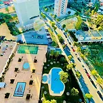 Premium Apt Views Pool Paddle Parking